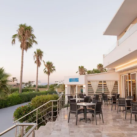 ホテル Costa Angela Seaside コス・タウン