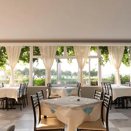 Costa Angela Seaside ホテル