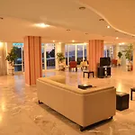 Costa Angela Seaside فندق 3*