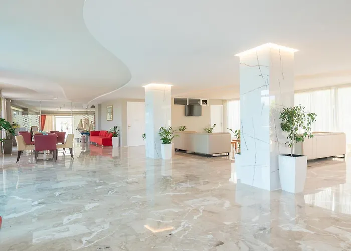 Costa Angela Seaside Отель