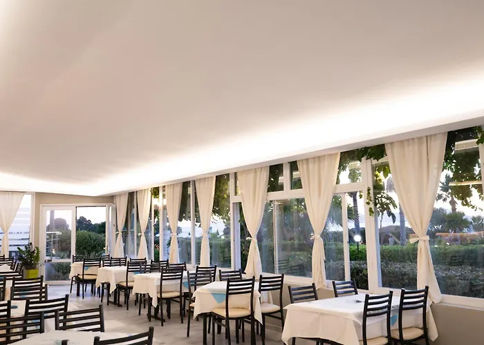 Costa Angela Seaside Отель 3*